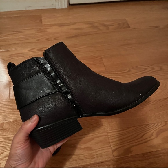 Booties - Picture 4 of 11